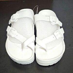 Pair Of Union Bay Sandals. Pink And White. Size 6 Jessy